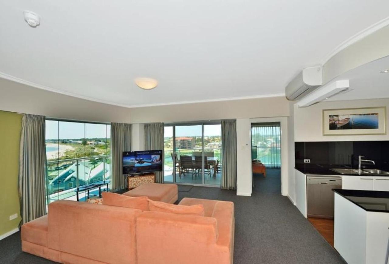 A 406 Fantastic Ocean Beach And Marina View Apt - Манджера Экстерьер фото