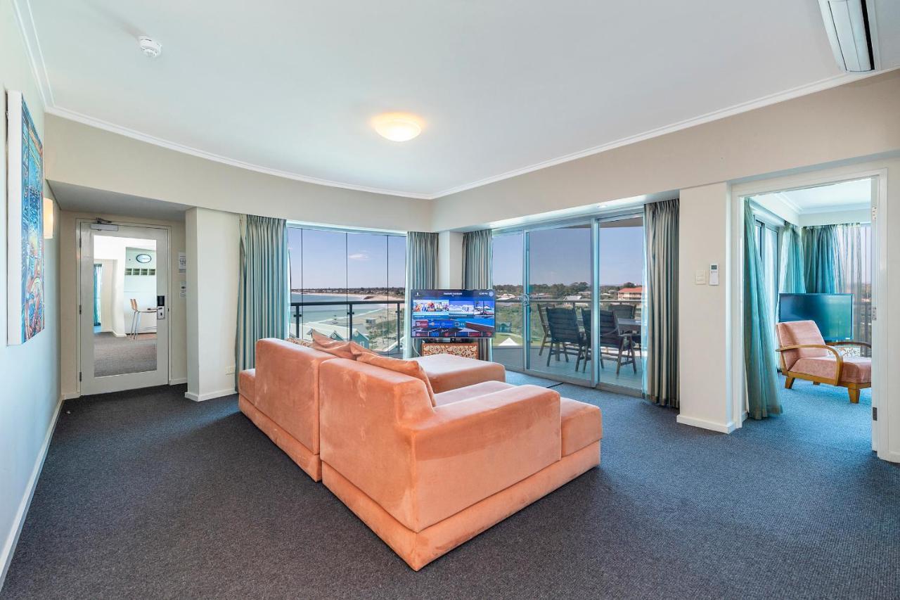 A 406 Fantastic Ocean Beach And Marina View Apt - Манджера Экстерьер фото
