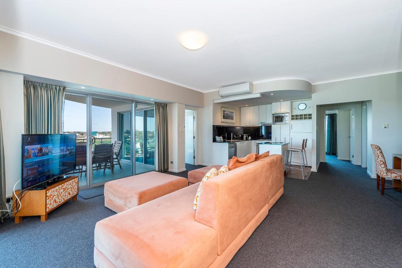 A 406 Fantastic Ocean Beach And Marina View Apt - Манджера Экстерьер фото
